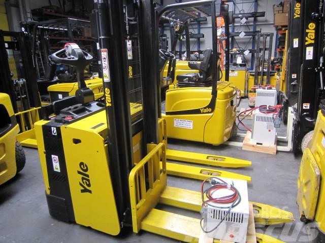 Yale MS15X-IL Low lifter with platform