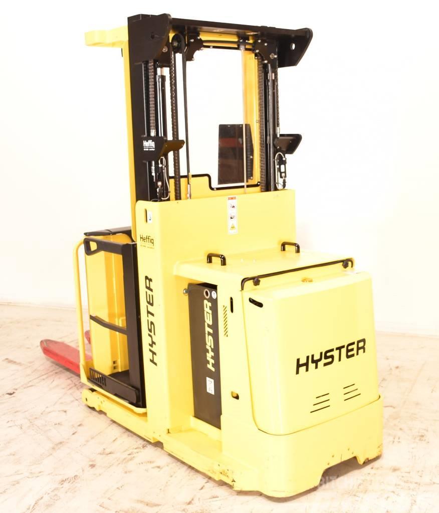 Hyster K1.0L Medium lift order picker