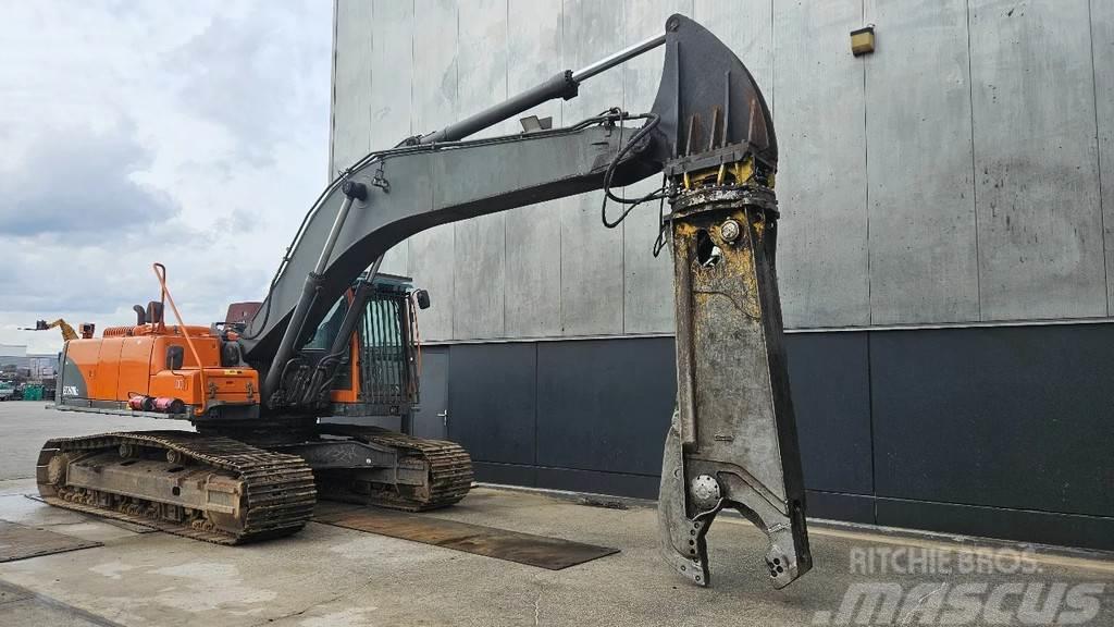 Volvo EC290BLC with Trevi Benne 40 shear Waste / industry handlers
