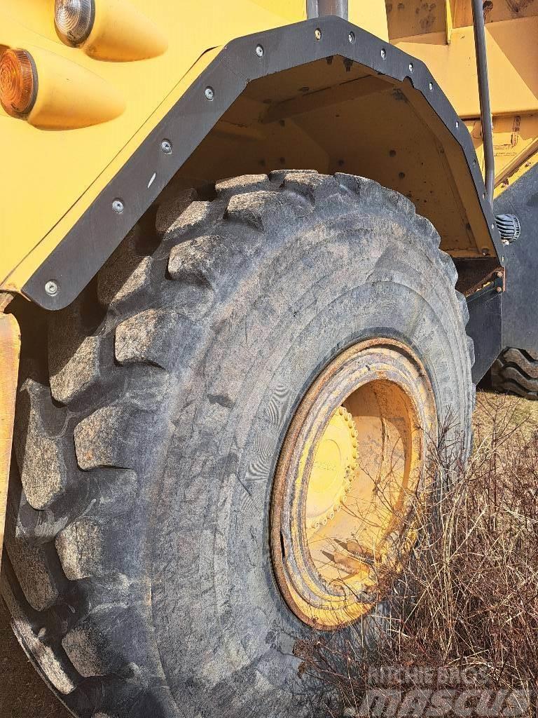Volvo A25/A30 Tyres, wheels and rims