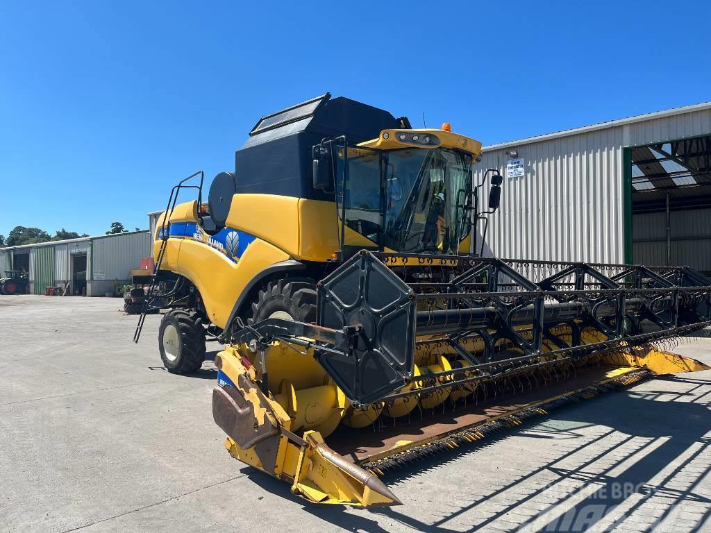 New Holland CX 6090 Combine harvesters