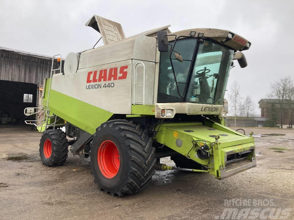 CLAAS Lexion 440 Combine harvesters