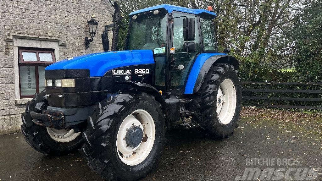 New Holland 8260 Combine harvesters