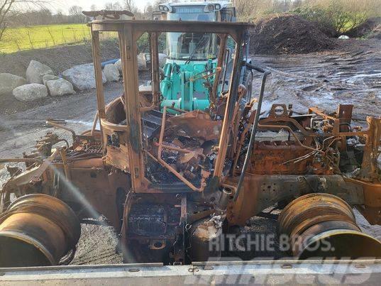 JCB Fastrac 4220    chair Cabins and interior