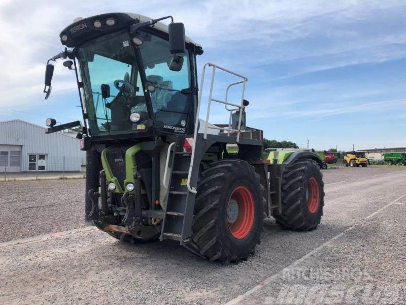 CLAAS XERION 3800 SADDLE TRAC Tractors