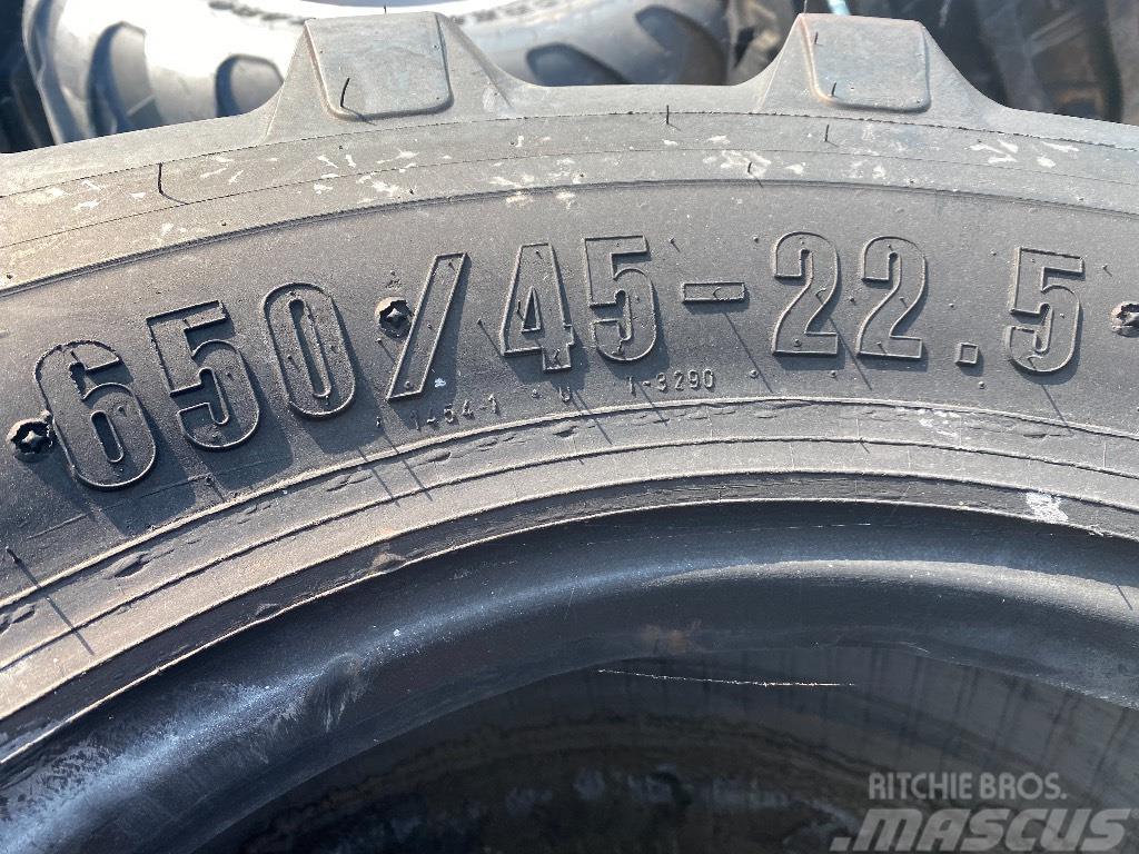 Trelleborg TWIN 422 650/45-22,5 Tyres, wheels and rims