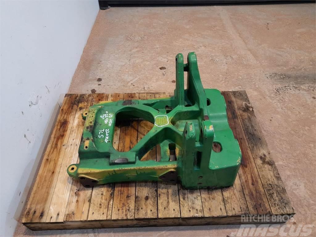 John Deere 7810 Front axle support Chassis and suspension