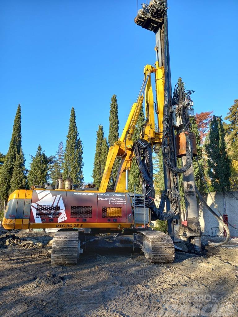 Bauer RTG RG 25 S Piling rigs
