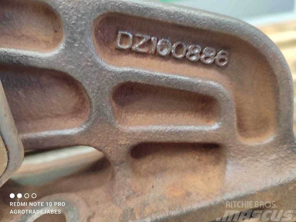 John Deere 6155R (DZ100885) bracket Engines