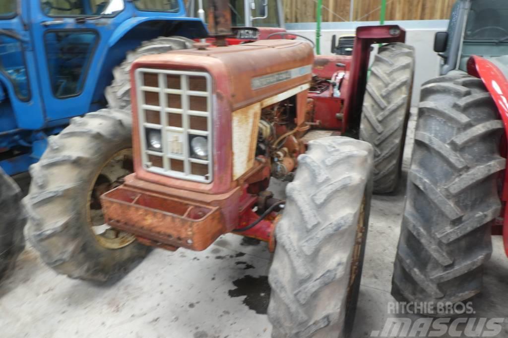IH 674 4wd Tractors
