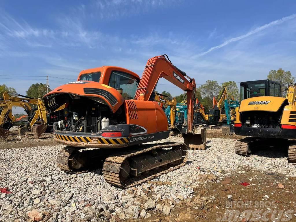 Doosan DX 80 Midi excavators  7t - 12t