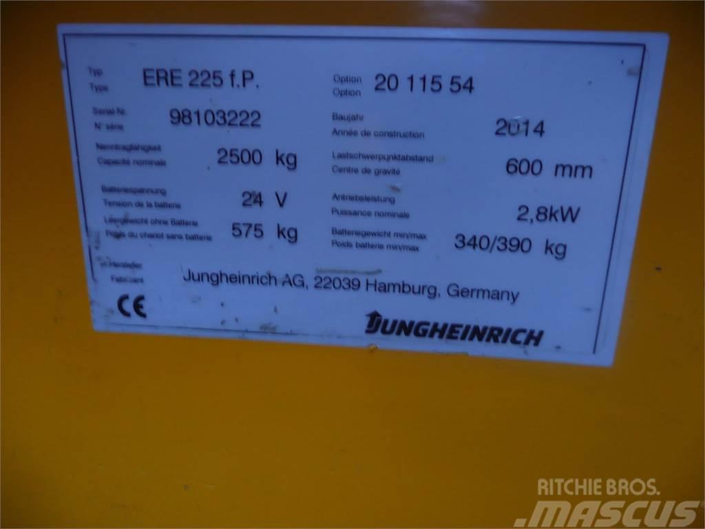 Jungheinrich ERE 225 Low lifter with platform