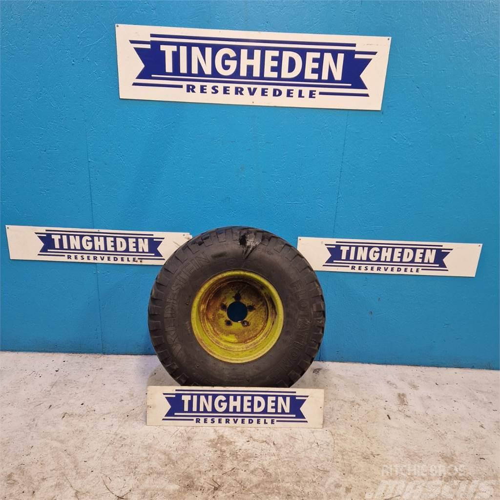  15.3 300/80-15.3 Tyres, wheels and rims