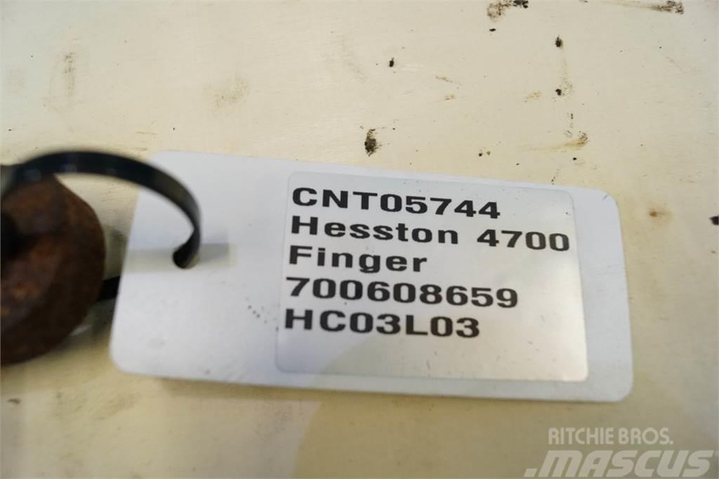 Hesston 4700 Bale clamps