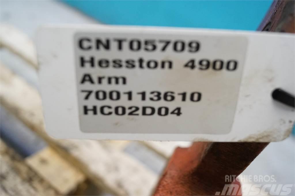 Hesston 4900 Bale clamps