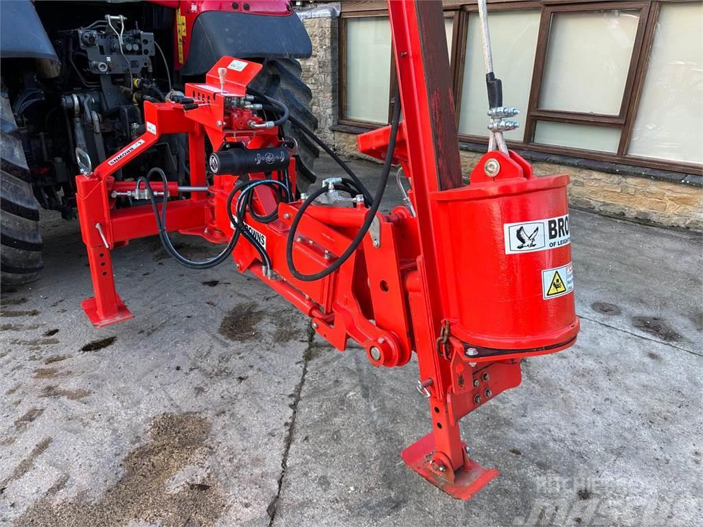 Browns Full Hydraulic Post Knocker Other groundcare machines