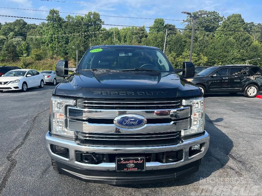 Ford F-350 SD Lariat Crew Cab 4WD Pick up/Dropside