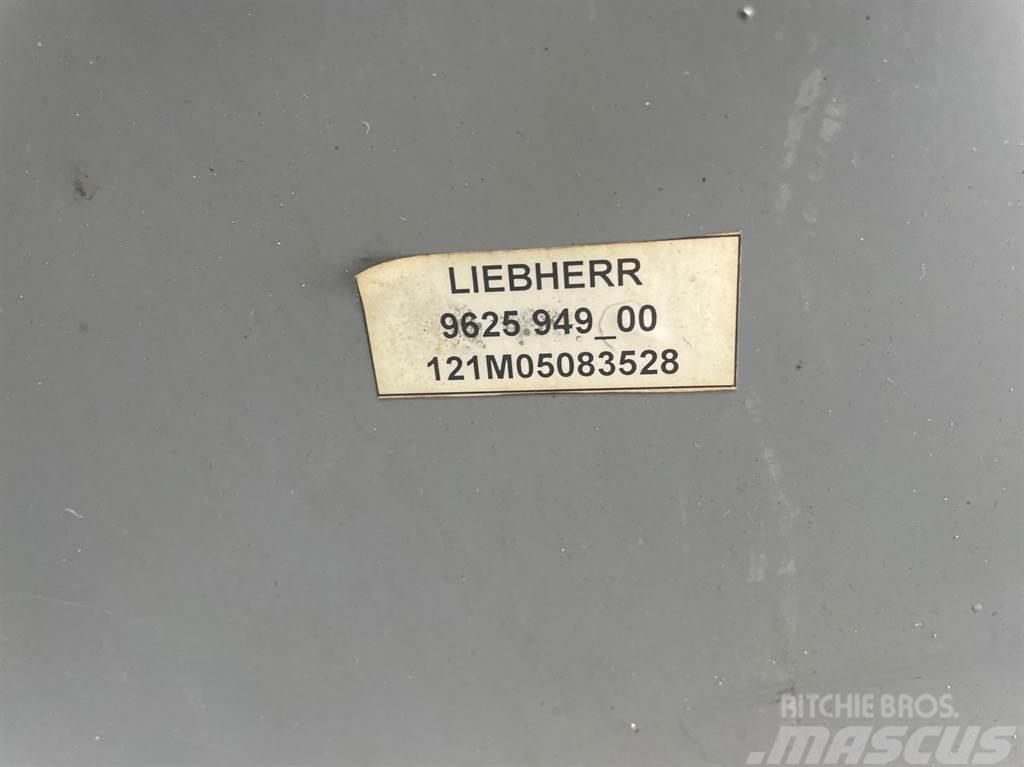 Liebherr A934C-9625949-Stair panel/Trittstufen/Traptreden Chassis and suspension