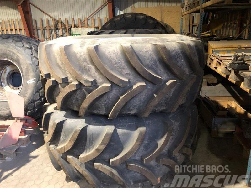 New Holland T7.270 AC BLUEPOWER Komplette baghjul 650/75-38 Tyres, wheels and rims