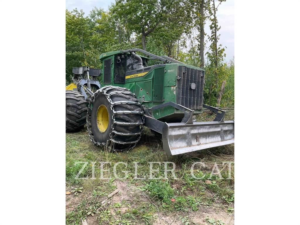 John Deere & CO. 748L Forestry tractors