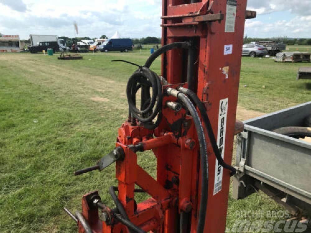 Browns Post Knocker - contractor Other tractor accessories