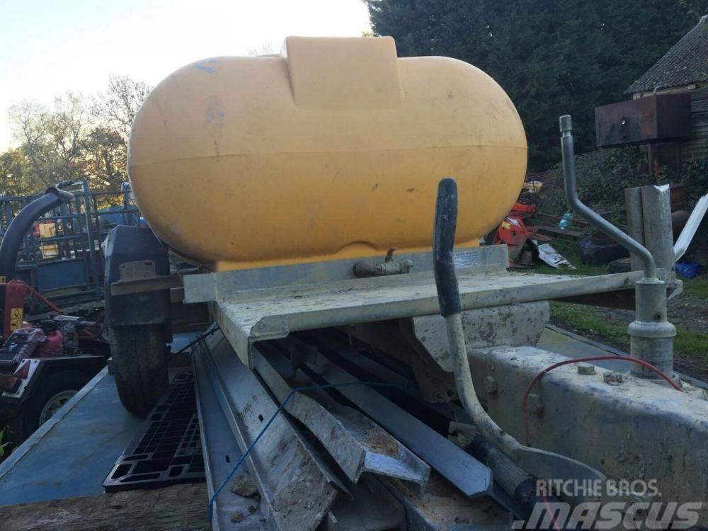  water bowser £400 plus vat £480 Tanker trailers