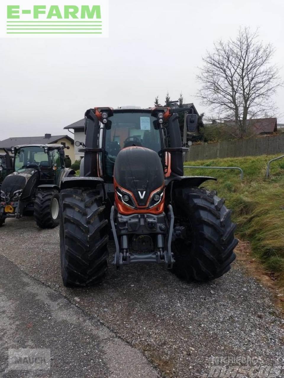 Valtra q305 Tractors