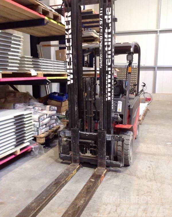 Manitou ME 430 AC Electric forklift trucks