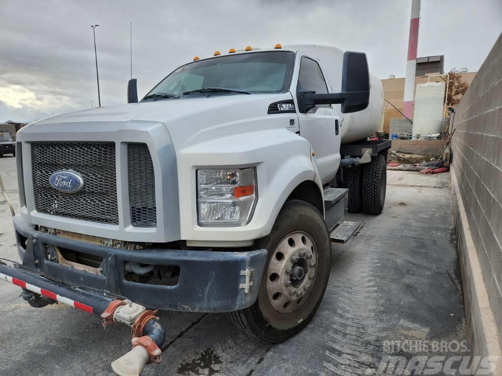 Ford F 650 Water tankers