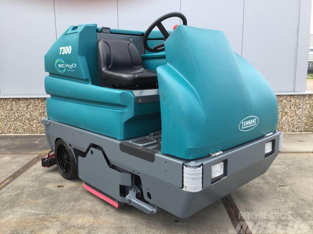 Tennant 7300 Sweepers
