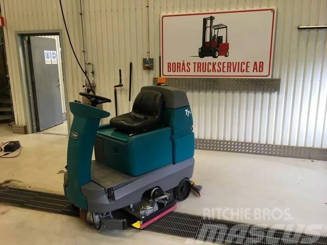 Tennant T 7 + Combination sweeper scrubbers