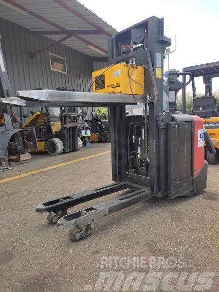 BT SPE160L Self propelled stackers