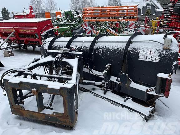 Arctic Machine 370 Snow blades and plows