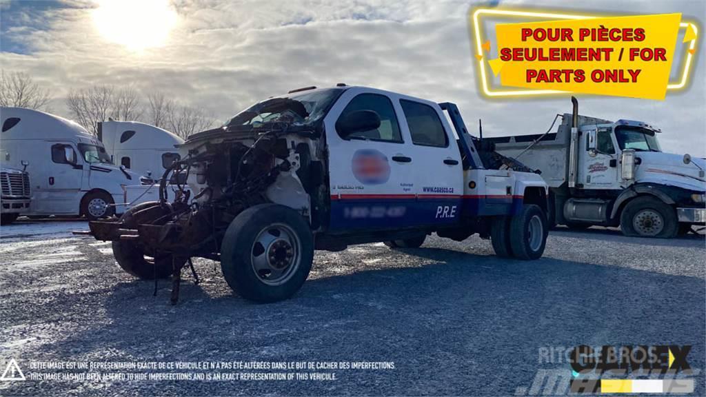 GMC 3500HD DAMAGED TOWING Tractor Units