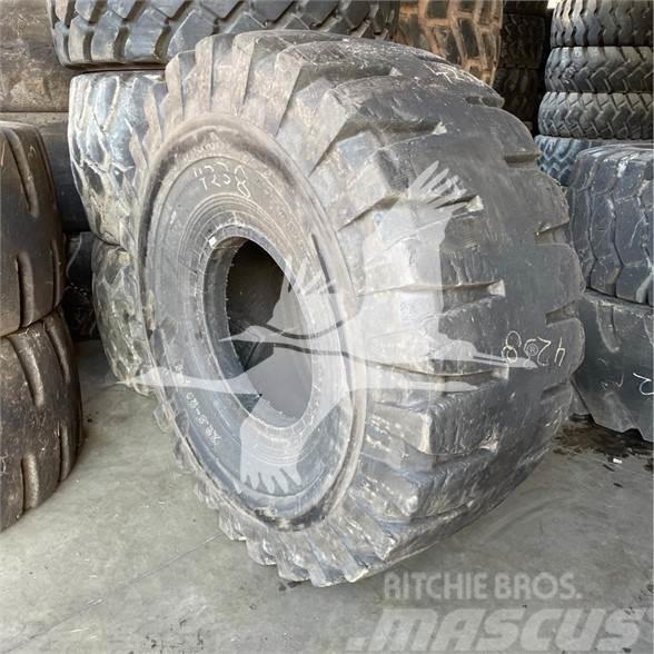 Armour 29.5x25 Tyres, wheels and rims