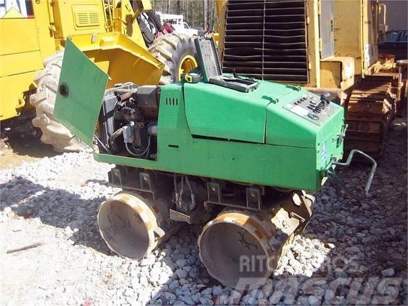 Vibromax W1500 Towed vibratory rollers