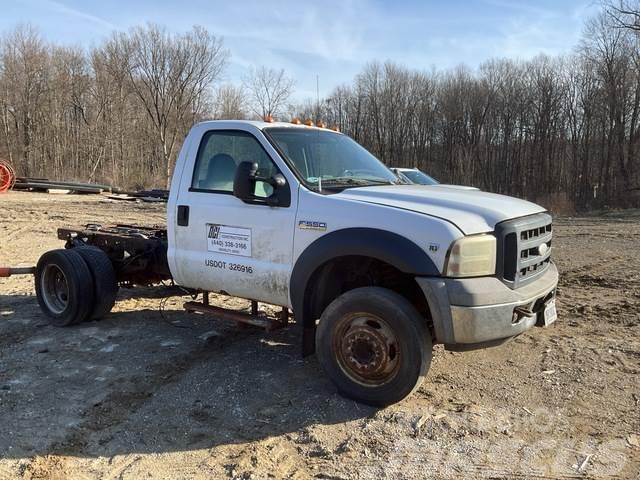 Ford F-550 cab and chassis Cabins and interior
