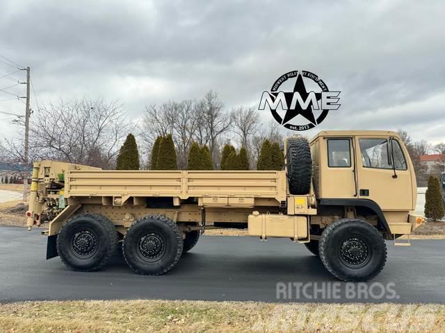  Siccard M1084A1R Box body trucks