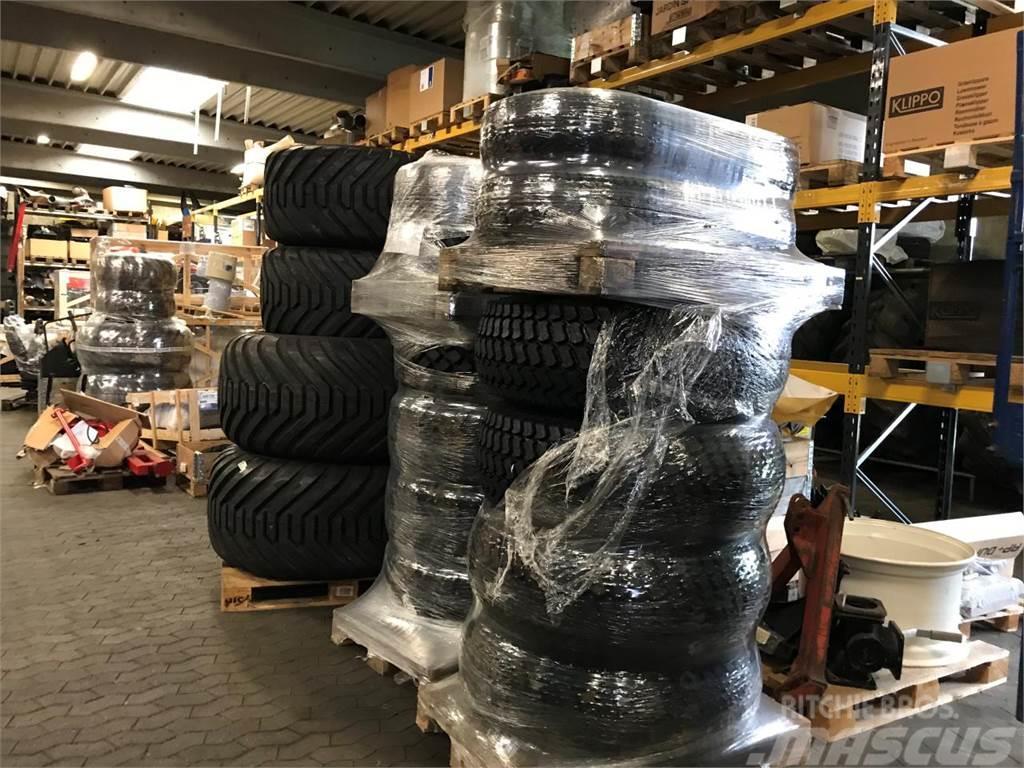 New Holland 280/360 Tyres, wheels and rims