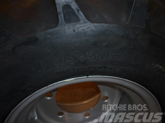 BKT 31x15.50x15 - løs dæk. Tyres, wheels and rims