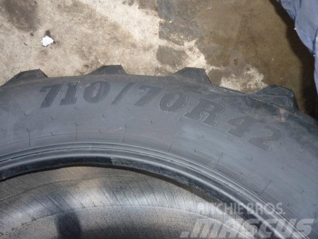 BKT 710/70R42 Tyres, wheels and rims