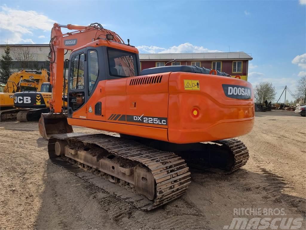 Doosan DX 225LC-3 Crawler excavators