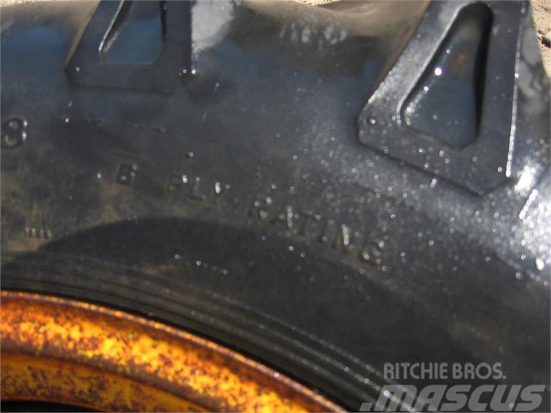 Bridgestone 13.6x28 dæk på 8 huls fælg Tyres, wheels and rims