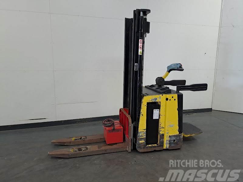 Hyster S1.5S Low lifter