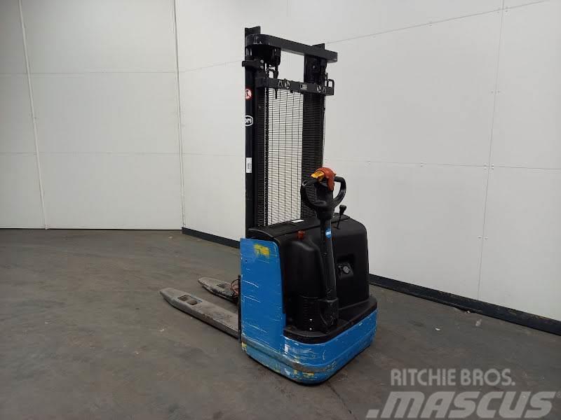 OM PIMESPO CL 10,5 AC Self propelled stackers