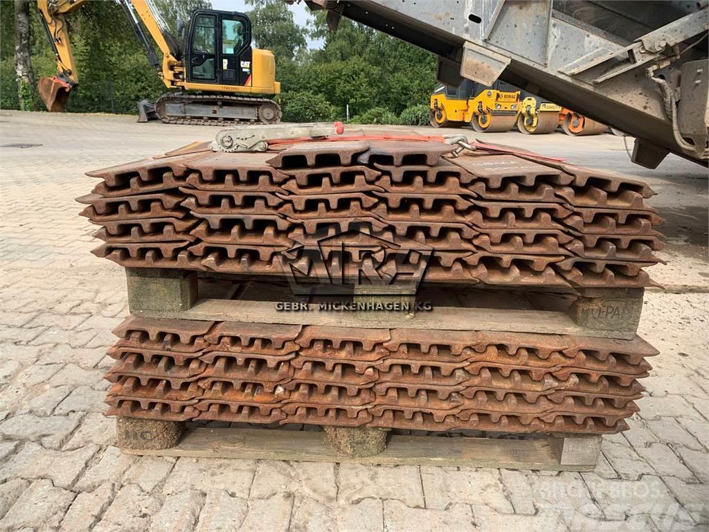 CAT 320 - 323 - 324 / 900 mm Tracks, chains and undercarriage