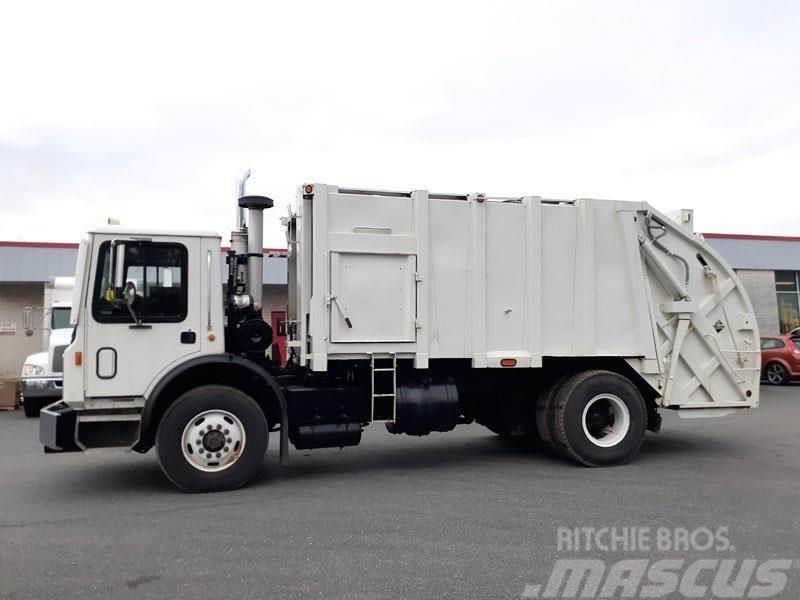Mack MR688P Waste trucks