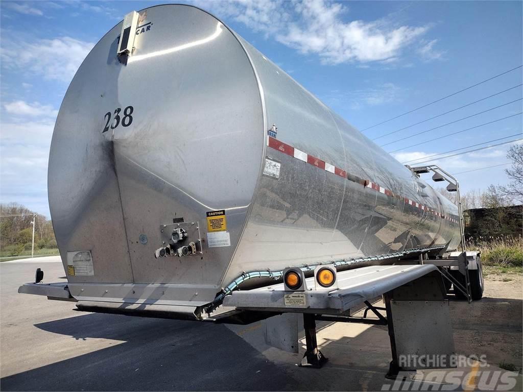 Tremcar 6200 GAL | SANITARY 3-A | REAR DISCHARGE | AIR RID Tanker trailers