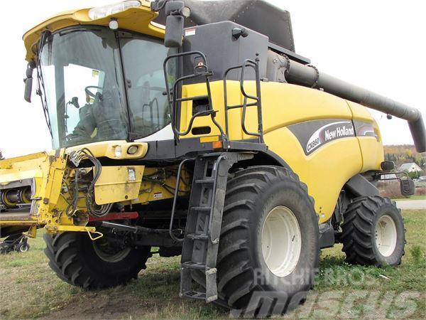 New Holland CX860 Combine harvesters
