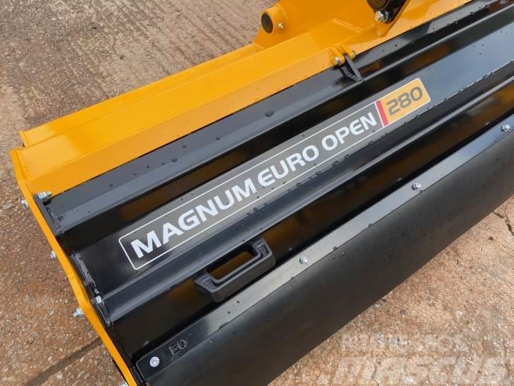 McConnel Magnum Euro Open 280 flail topper Other forage harvesting equipment